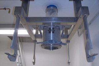 Dust-reducing filling heads