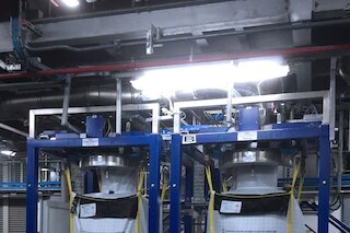 Stations de remplissage avec balance supérieure