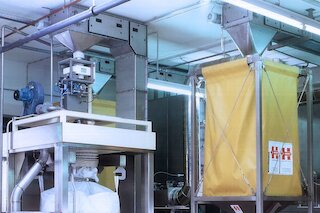 Stations de remplissage avec balance supérieure