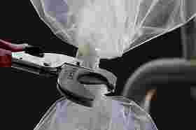 Obudowa z zamkiem zabezpieczającym