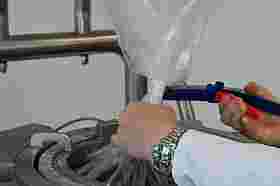 Obudowa z zamkiem zabezpieczającym