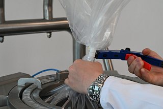 Containment lock case