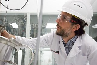 HECHT - Pfizer: Kontinuierliche Produktion im Pharmaprozess